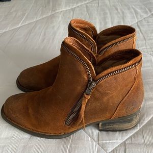 Born Montoro Booties Size 8.5